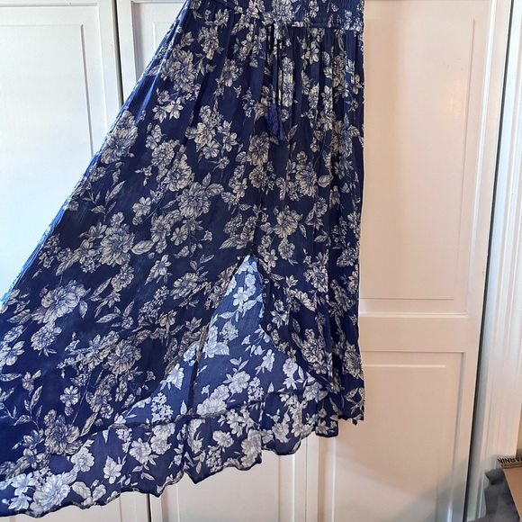 Long Blue Flowery Dress - Picture 2 of 4